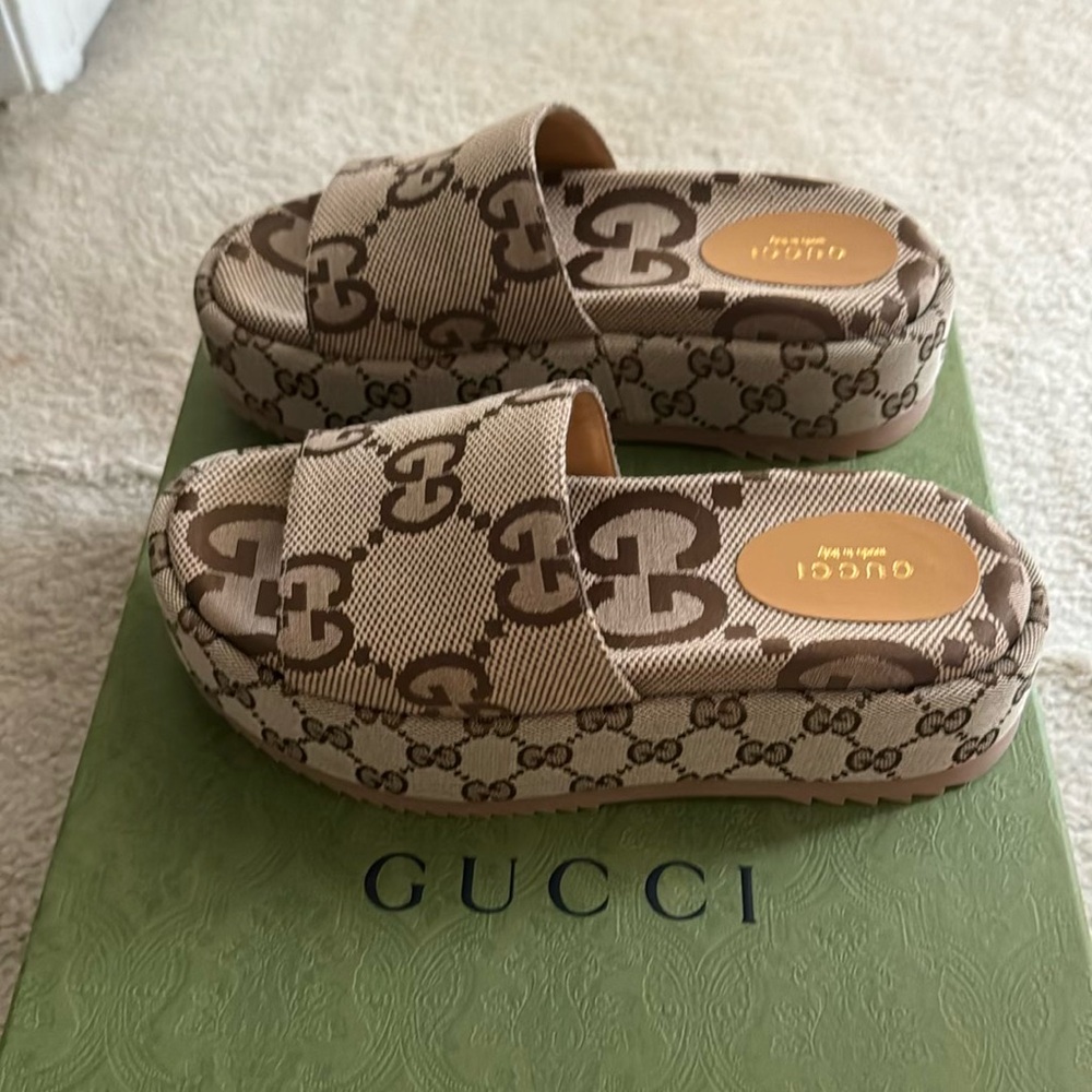 Gucci Angelina GG Canvas Flatform Slide Sandals size 36 (size us 6)